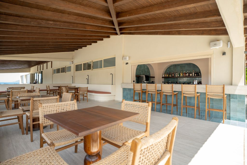 POOLBAR