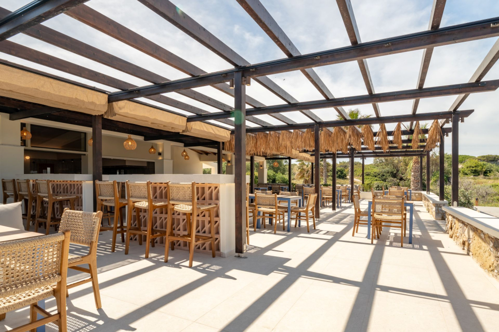 STRANDLOUNGE-BAR