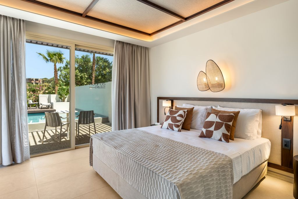 KOUROS DELUXE DOUBLE WITH PRIVATE POOL