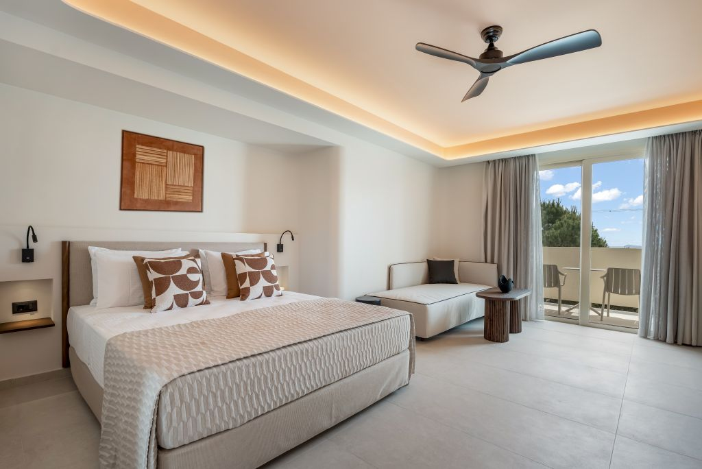 DELUXE DOUBLE SEAVIEW