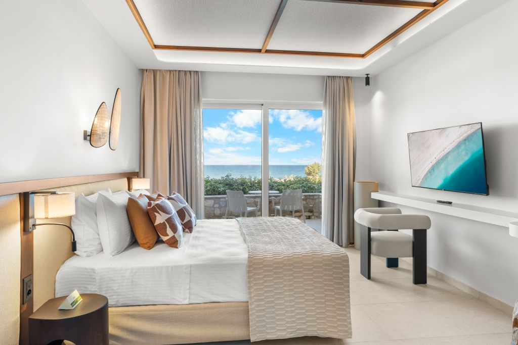 DELUXE DOUBLE BEACHFRONT